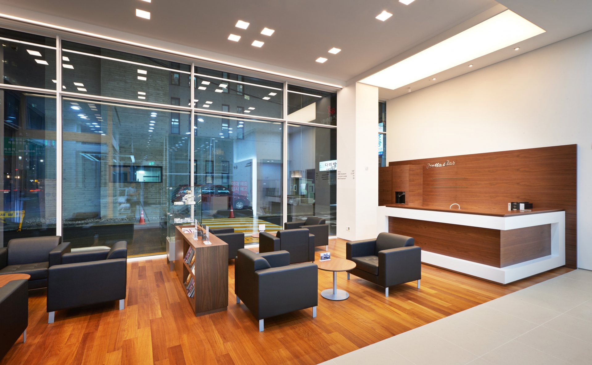 BMW Sales Interior (17).jpg